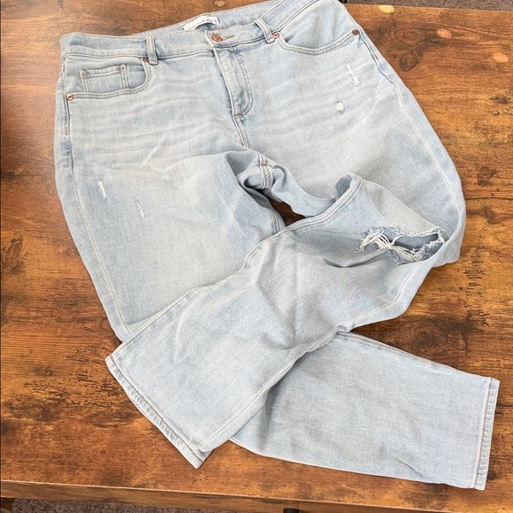 LOFT Light Wash Distressed Denim Jeans - Picture 5 of 10